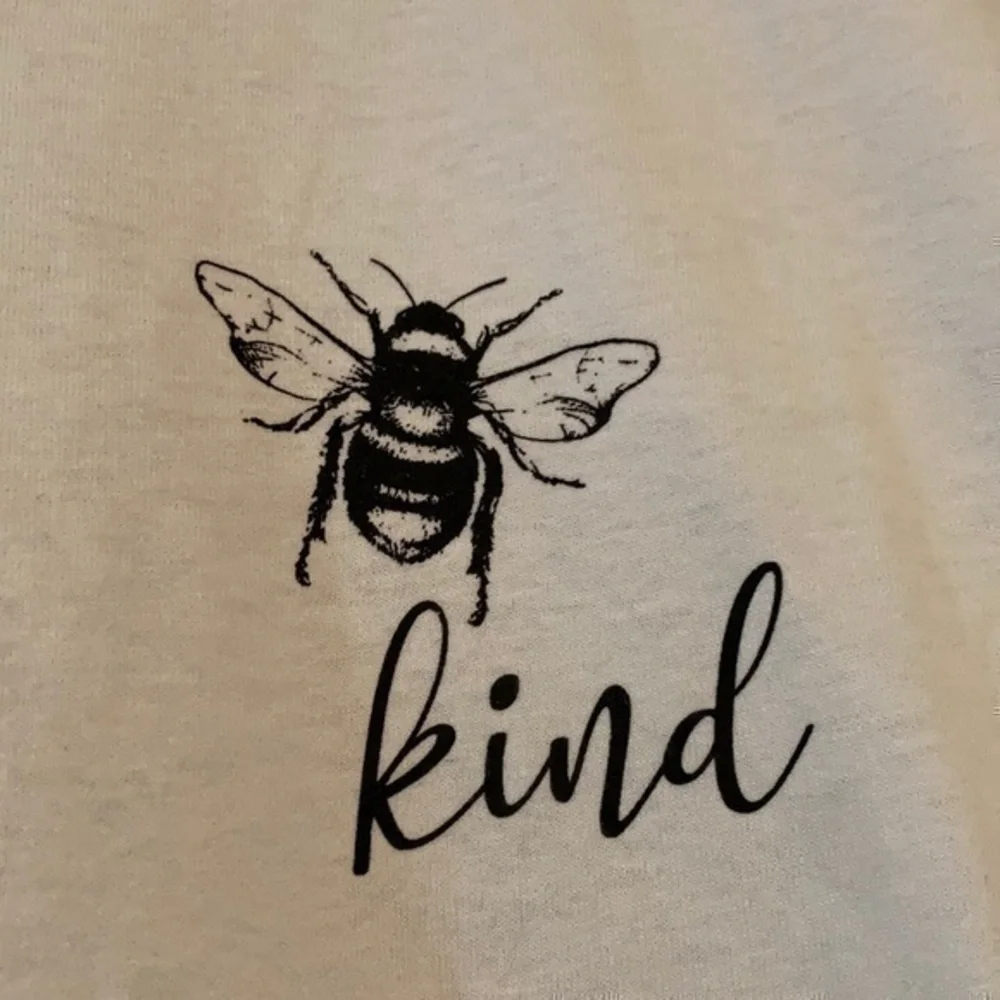 Bee 🐝 Kind white cotton graphic T-shirt - Picture 2 of 4